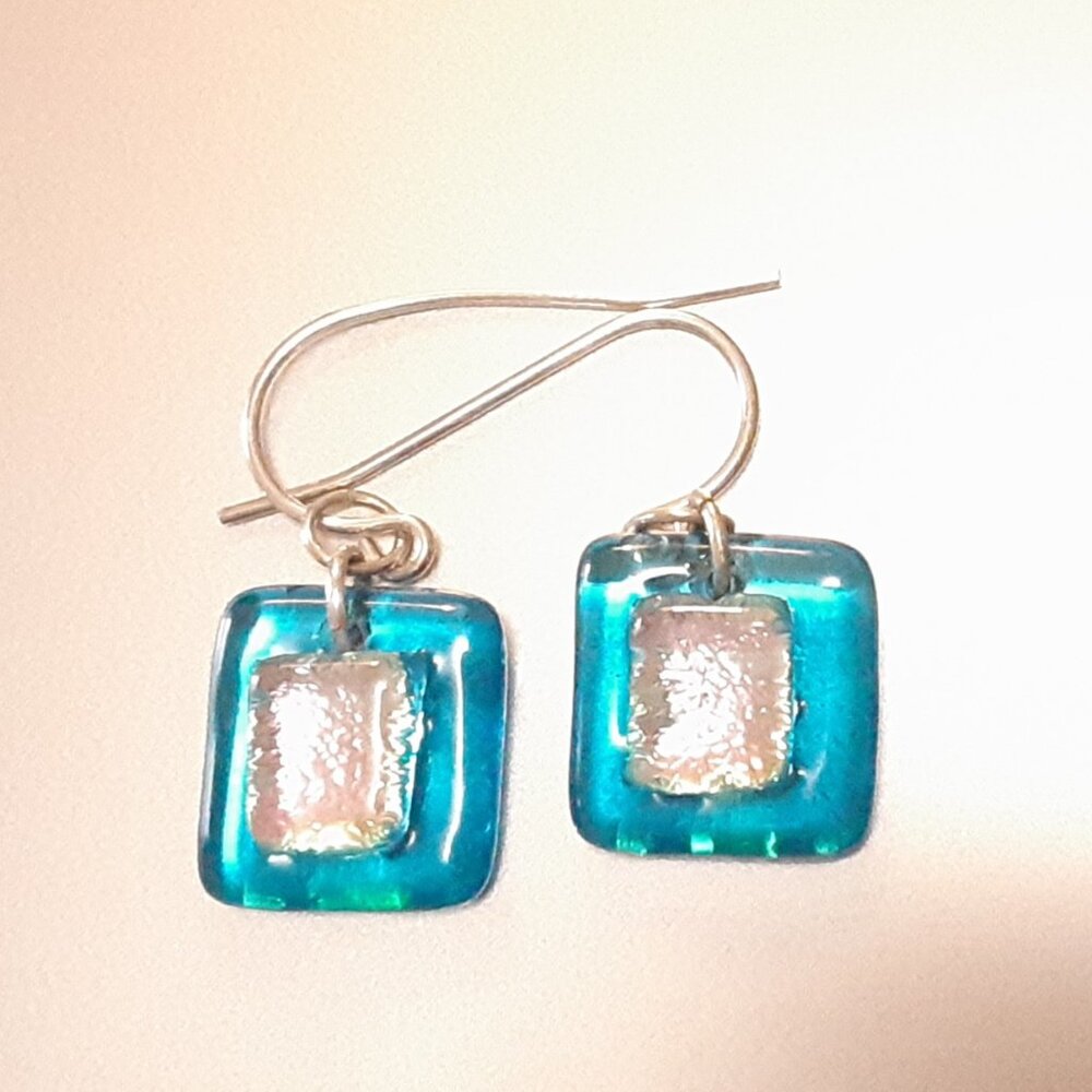 HOST PICK! CLOSET SALE!! New Sterling  silver Ocean blue Dichroic Glass Earrings - Picture 2 of 12